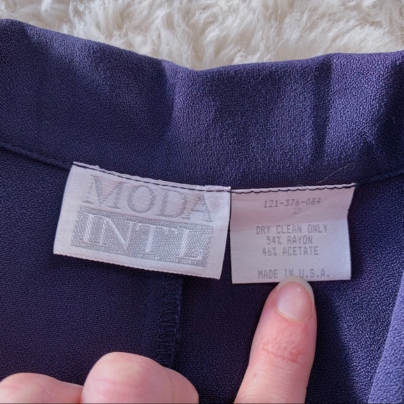 Vintage Moda Int’l collared top with gold details 🏆 - Picture 5 of 15